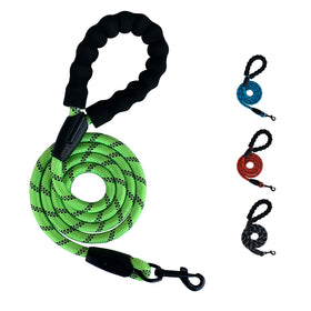 Leash for large size dogs with reflective and resistant padded handle in green colour